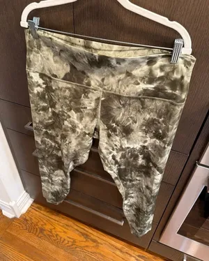 Lululemon Align Pant 25" *Diamond‎ Dye Diamond Dye Light Sage Army Green 18 thumbnail 1