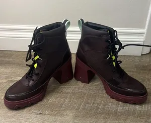 WOMEN'S BREX™ HEEL LACE BOOTIE Size 9.5 thumbnail 6