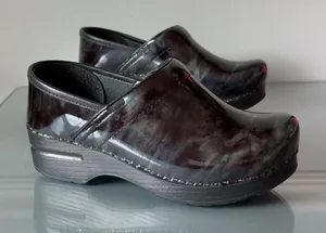 Dansko Women’s Black/Gray Marbled Patent Leather Slip-On Clogs EU 36 thumbnail 1