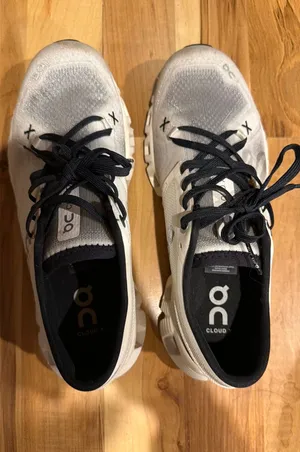 On Cloud Shoes thumbnail 1
