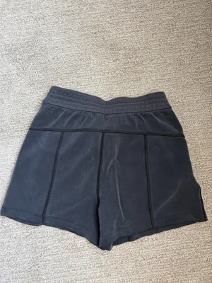 Lululemon Softstreme Shorts 4" thumbnail 2