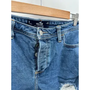Hollister Womens 9 Blue Curvy High Rise 3" Mom Distressed Button Fly Jean Shorts thumbnail 4