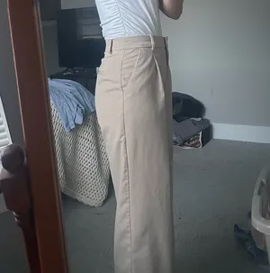 H&M Khaki Pants thumbnail 2