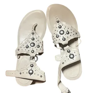 Vera Wang Women's White Studded Leather Thong Sandals Casual Summer thumbnail 6