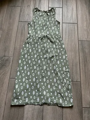 Sleeveless Olive Green Tie-Waist Midi Dress with Diamond Print thumbnail 4