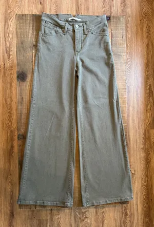 Levi’s 318 SHAPING WIDE LEG 27 green women’s jeans thumbnail 1