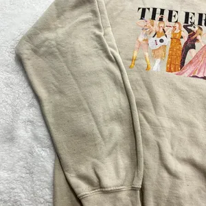Gildan Women's Tan and Cream Sweatshirt thumbnail 4
