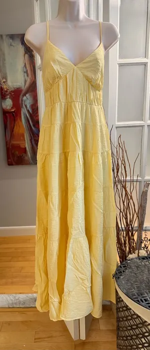 ✨NWT Viral Abercrombie Yellow Tiered Maxi Dress XS✨ thumbnail 1