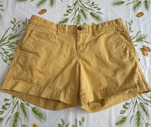 Old‎ Navy Womens 5" Khaki Shorts Size 6 Cotton Blend Mustard Yellow thumbnail 1