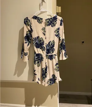 Free people floral v neck long sleeve romper size Xs thumbnail 4