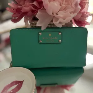 kate spade Large Green Wallet thumbnail 2