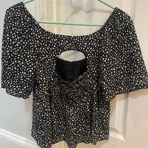 Urban Romantics Short‎ Sleeve Top NWOT thumbnail 3