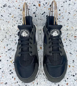 Nike Huarache Black Sneakers 7.5 thumbnail 2
