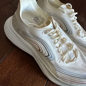 APL Women’s Streamline Pristine‎ Running Shoe 9.5 thumbnail 1