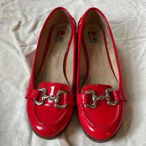 I ❤️My Shoes Seaside Vintage? Shiny Red Silver Buckle Loafers Size 38 thumbnail 11