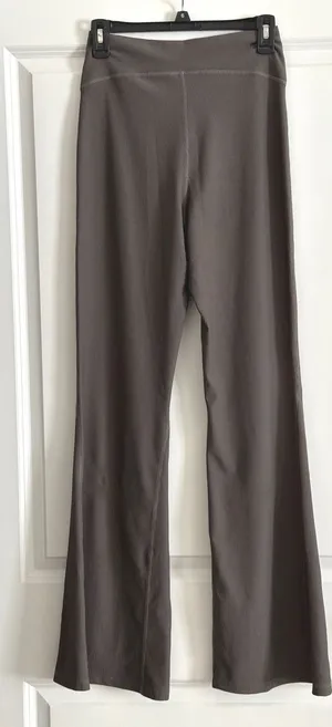Old Navy Gray Brown Super-Flare Powersoft Ribbed Xtra High-Rise Leggings Sm Tall thumbnail 1