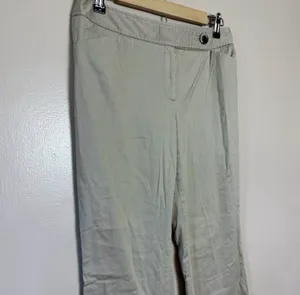 White House | Black Market CLEARANCE! Cream Legacy Chinos Size 6 EUC thumbnail 3