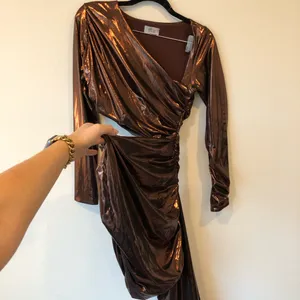 Oh Polly Nasira Bronze Cut Out Metallic Jersey Mini Dress Size US 10 thumbnail 3