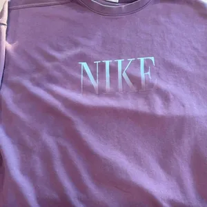 Nike Oversized Crewneck Sweatshirt Mauve Purple Spellout thumbnail 3