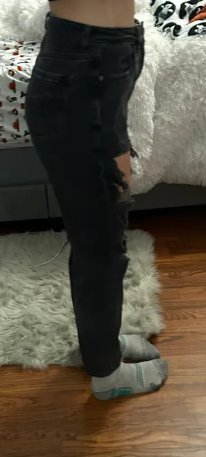 American Eagle Outfitters “Mom” Jeans thumbnail 4