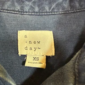 A New‎ Day XS Denim Sleeveless Buttoned Top Casual Boho Resort Capsule Spring thumbnail 8