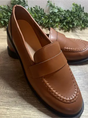 Old Navy Cognac Brown Slip-On Penny Loafers Ladies Size 9 thumbnail 2