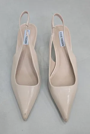 Steve Madden Beige Patent Pointed Slingback With Small Heel Size 10 thumbnail 1