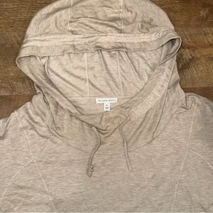 St. John Sport Short Sleeve Hooded Top thumbnail 5