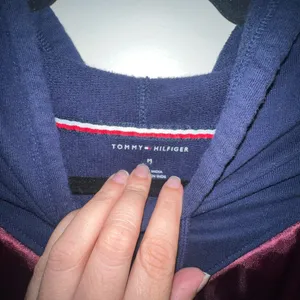 Medium‎ Tommy Hilfiger Hoodie thumbnail 2