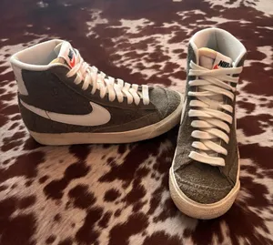 Nike Blazer Mid Vintage Suede Sneakers - dark‎ green & White thumbnail 1