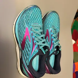 Brooks ascend 4 guiderails thumbnail 6