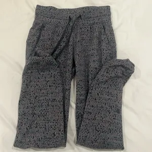 JOGGERS!! thumbnail 1