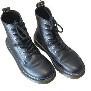 Dr. Martens‎ Luana Smooth Leather Lace Up Combat Boots Women's 6 Black thumbnail 3