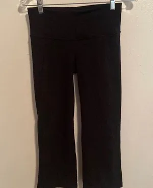 Lululemon Black Capri Leggings thumbnail 1