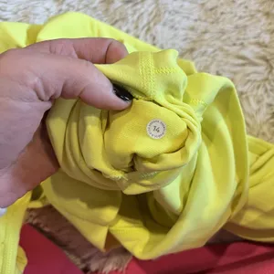 LULULEMON High Rise 22’’ inseam Bright Yellow Green Leggings Women’s Size 14 thumbnail 9