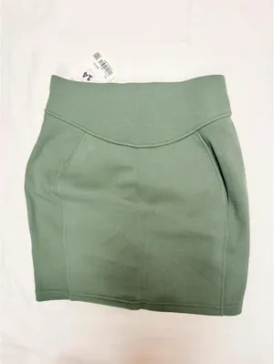 Lululemon Scuba High Rise Mini Skirt Green XS NWT Sweatpant Athleisure thumbnail 7