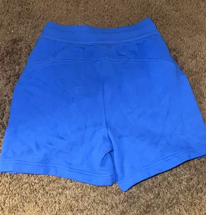 Lululemon scuba shorts thumbnail 2