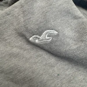 Hollister Gray Full Zip Hoodie Distressed Holes Ripped Sleeve Graphic Logo XL‎ thumbnail 5