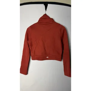 Alo Yoga Soleil Cropped Turtleneck Long Sleeve Top in a burnt orange sz S thumbnail 5