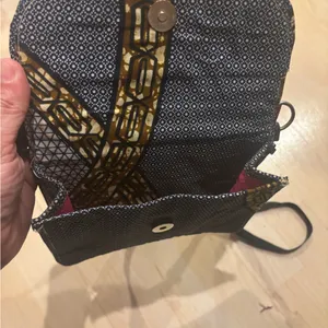UNIQUE Black,Gold&Red Crossbody.Rectangular BY CHIGENVY-Waxed material.VINTAGE thumbnail 4