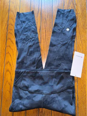 Lululemon Base Pace High Rise 23” Heritage Camo Black Size 6 NWT thumbnail 1