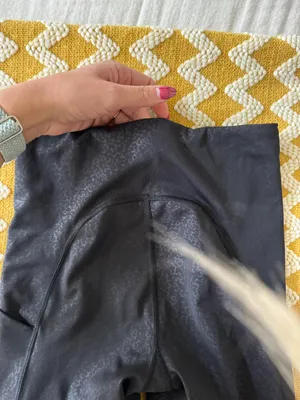Athleta Black Patterned Leggings thumbnail 7