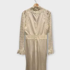 Elliatt Margot Lace Inset Long Sleeve Gown Size Medium thumbnail 10