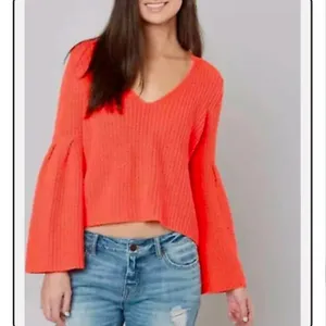 Free People XS Orange Damsel Cropped Bell Sleeve V-Neck Sweater thumbnail 2