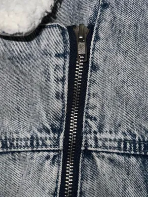 Forever 21 blue denim jacket. thumbnail 8
