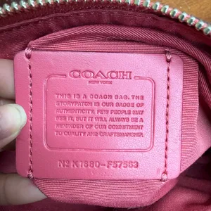 Coach Kelsey Fuschia Pink Leather Tote/Crossbody Bag With Zipper Closure thumbnail 10