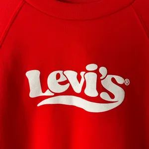 Levis‎ Cropped Pullover Logo Sweatshirt Size Small Red thumbnail 7