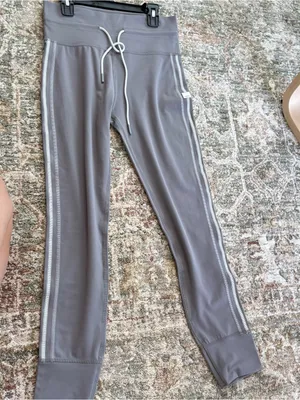 Vuori Daily Sport Legging Size Medium Smoke thumbnail 9