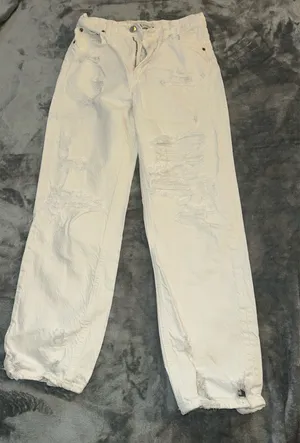 ZARA WHITE RIPPED JEANS thumbnail 1