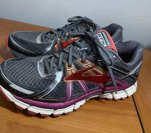 Brooks Adrenaline GTS 17 Shoes Women 10.5 B Gray Running Comfort Walking Sneaker thumbnail 1